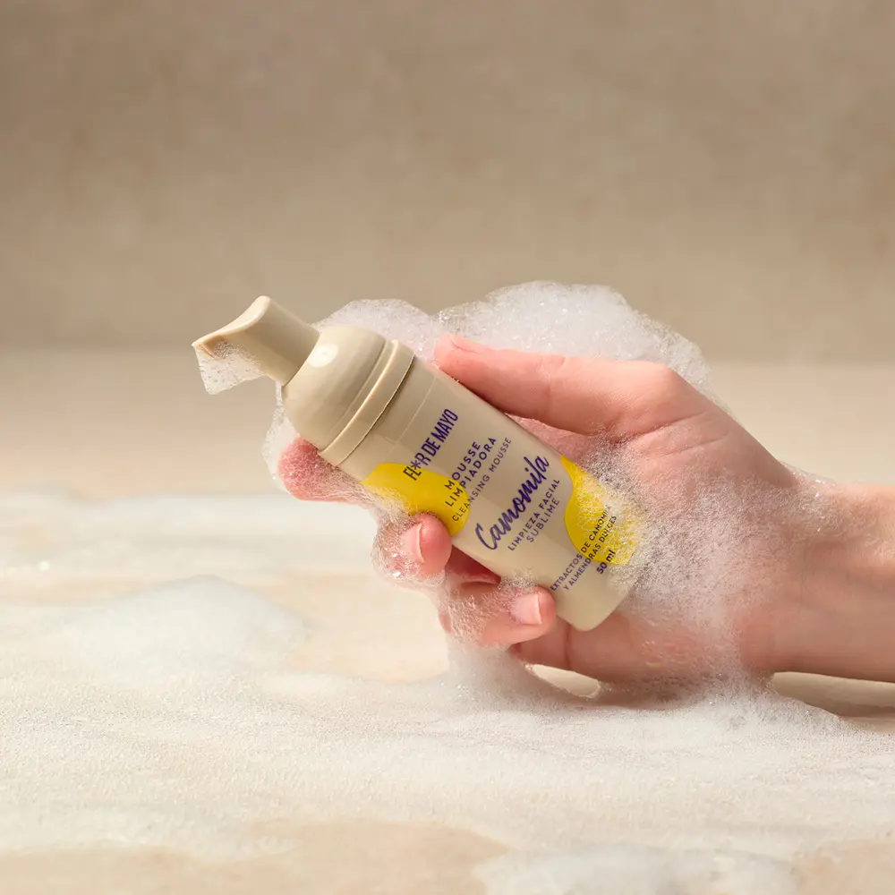 FLOR DE MAYO SUBLIME CAMOMILE cleansing mousse 50 ml FLOR DE MAYO SUBLIME CAMOMILE cleansing mousse 50 ml - immagine 4
